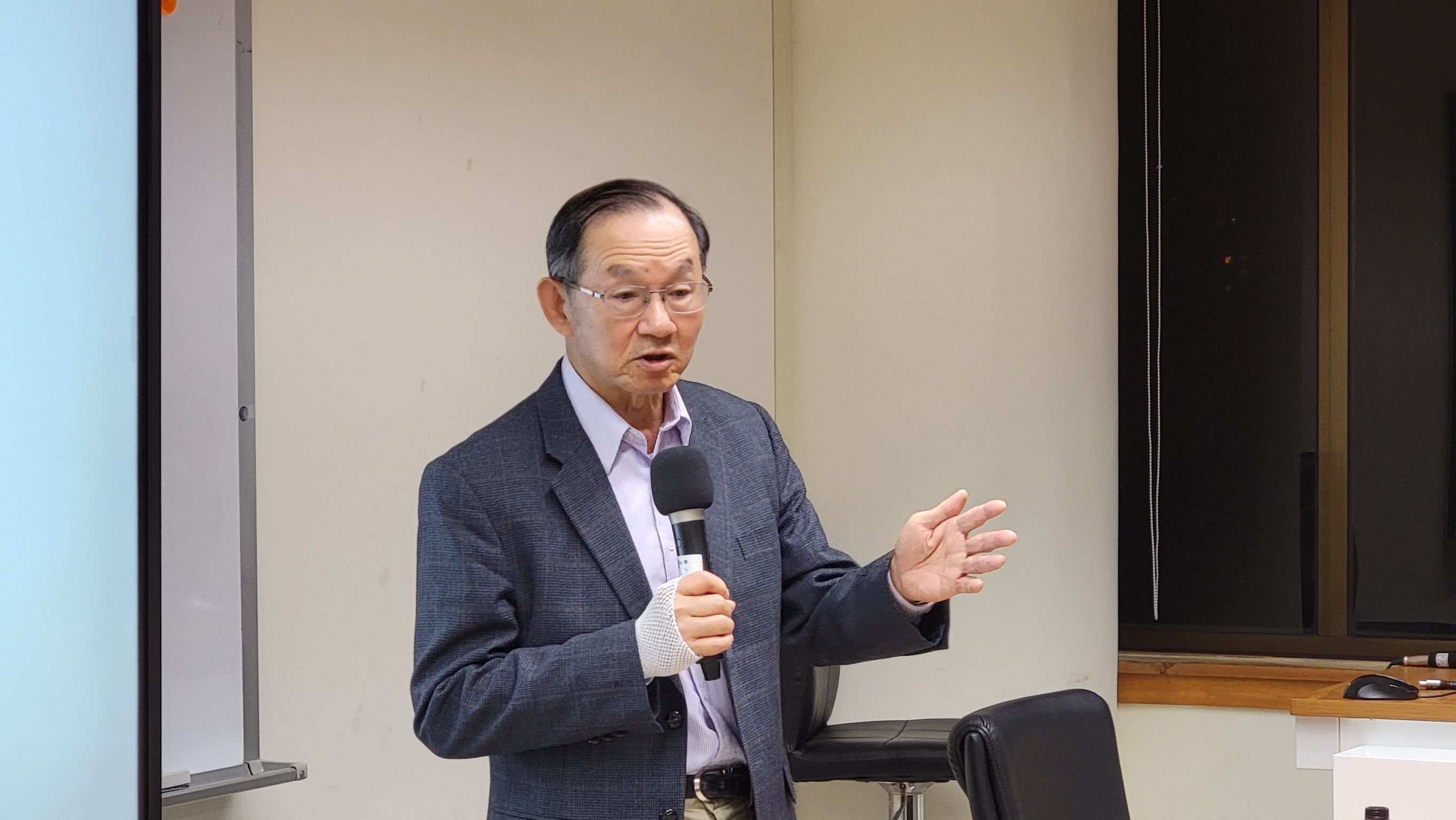 (12/12課程演講)謝發達大使暢談如何與新加坡按部就班成功協商