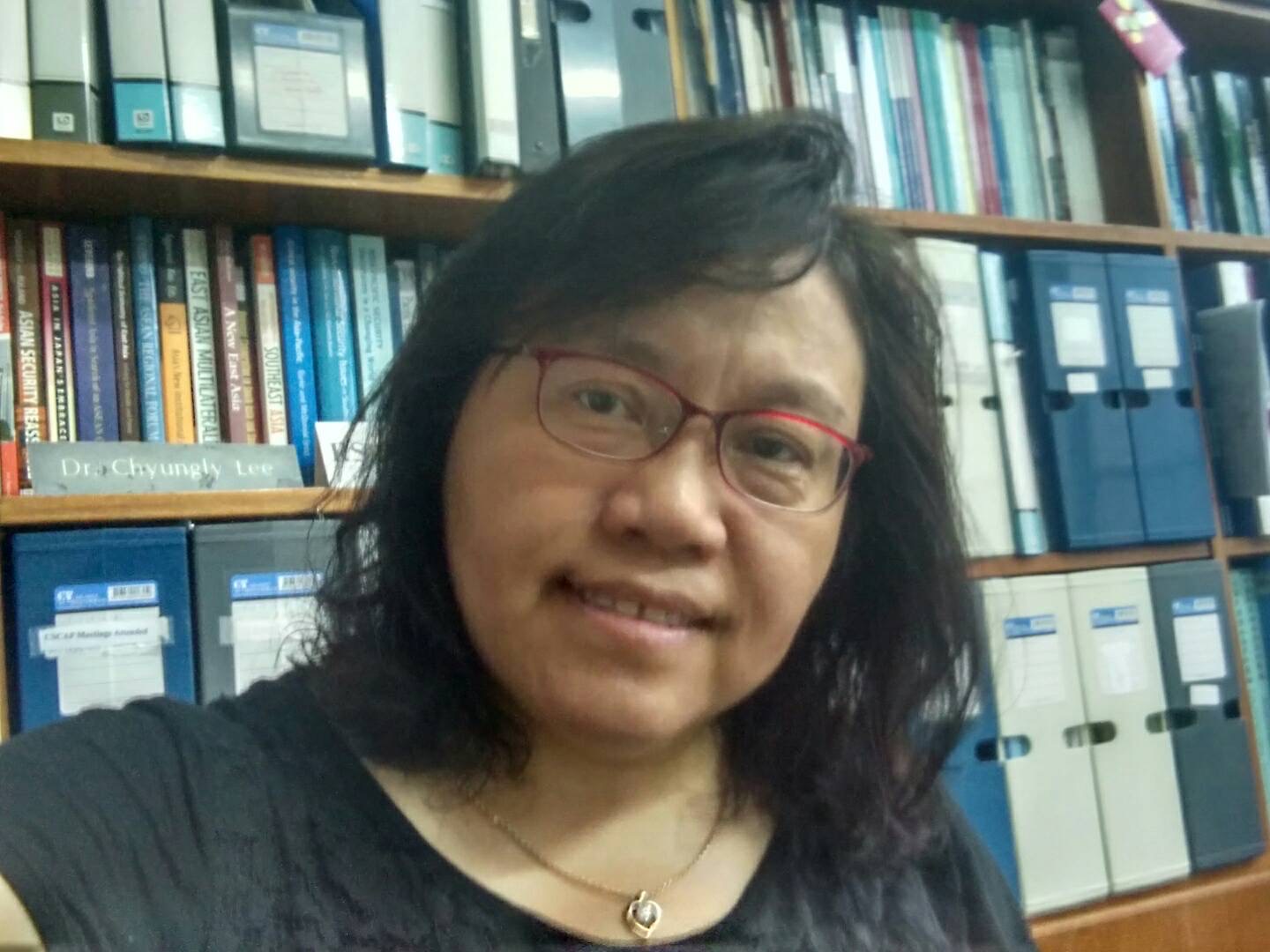 李瓊莉照片